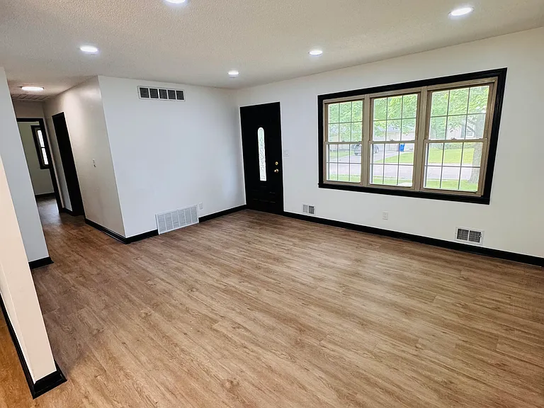 6417 N Bellefontaine Ave — Photo 5