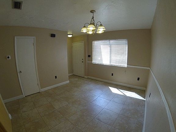 Dining room/front room