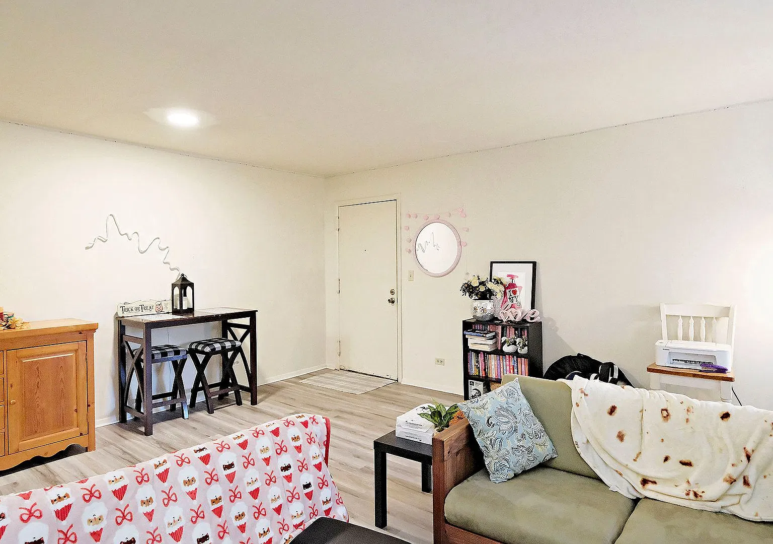 Walk to UVA & The Corner Top-Floor 2BR Apartment! For 2027-2028 Academic Year — Photo 3