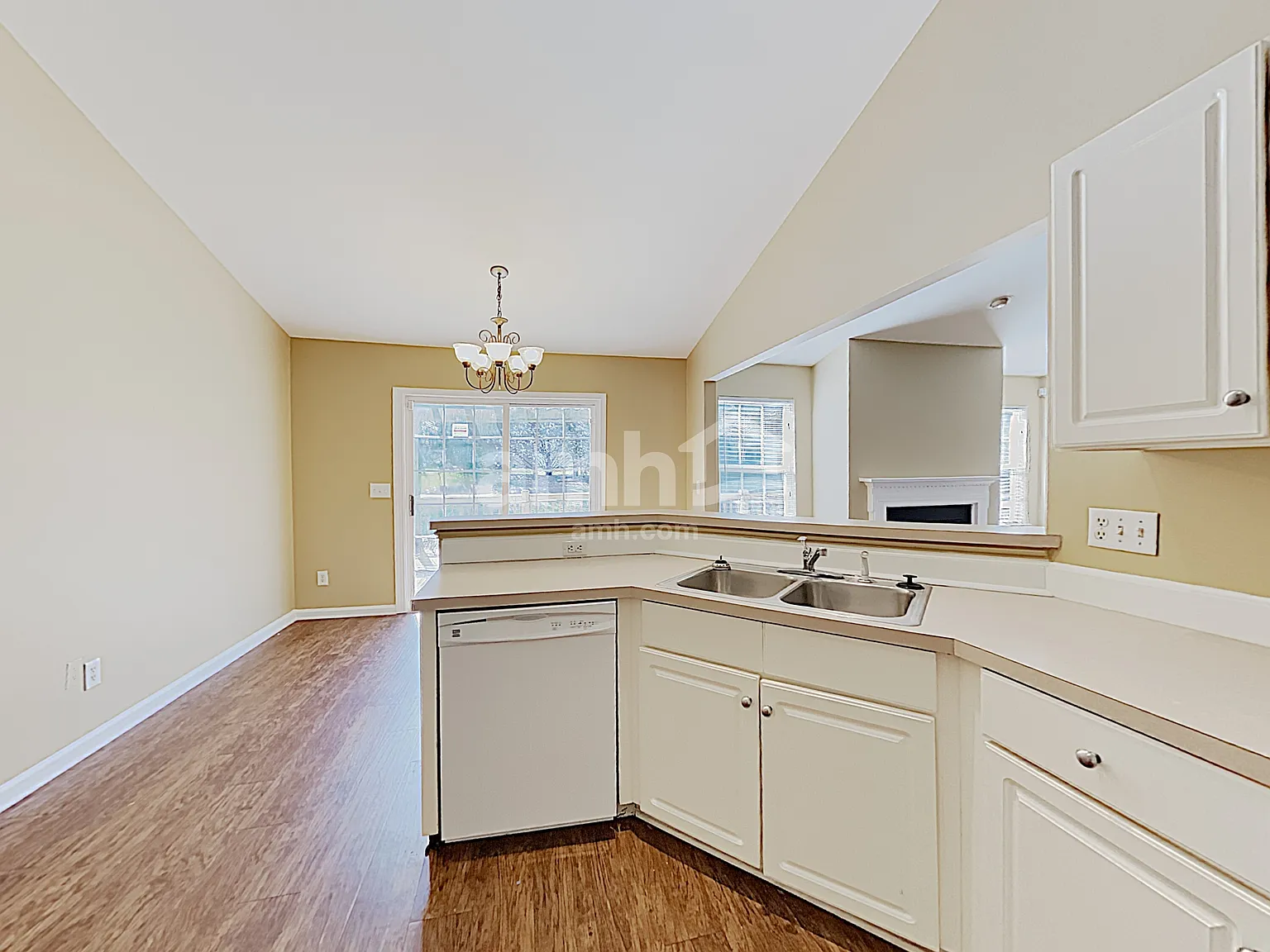 4 bed, 3.0 bath, 2408 sqft, $2,625 — Photo 3