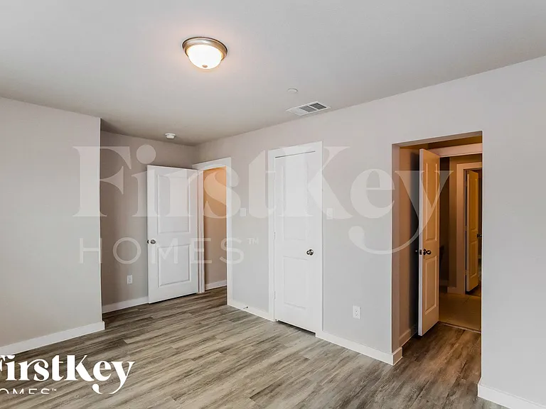 315 Niki Dr — Photo 11