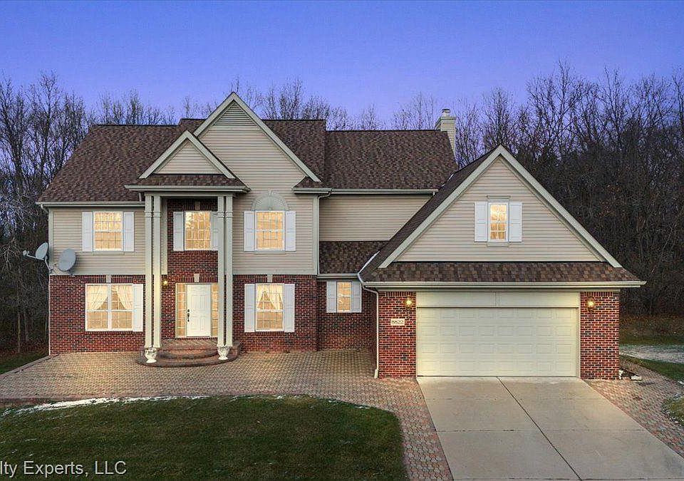 1st image of 8822 Newport Dr