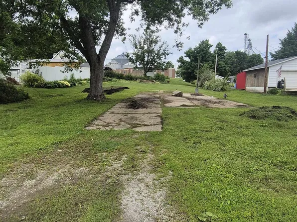 317 W Main St, Pleasant Plains, IL 62677