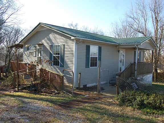2nd image of 905 Highland Ave