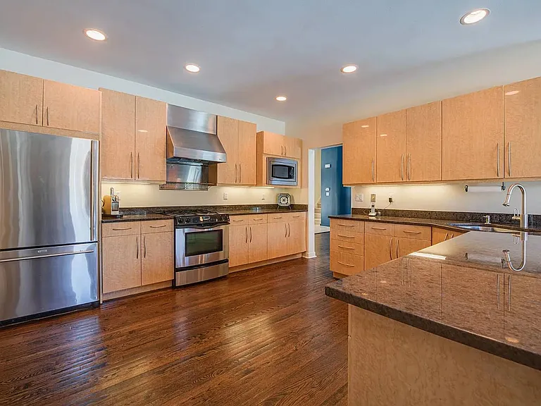 83 Mill Creek Close — Photo 6