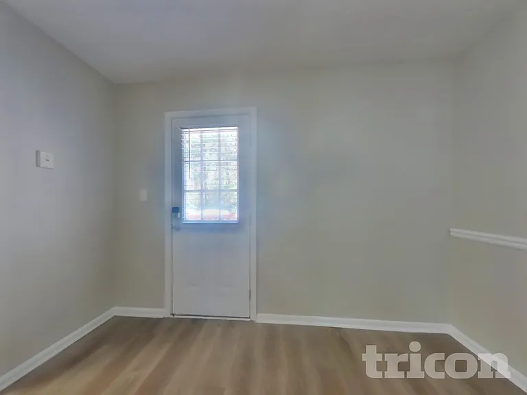 126 Woodberry Ct — Photo 6