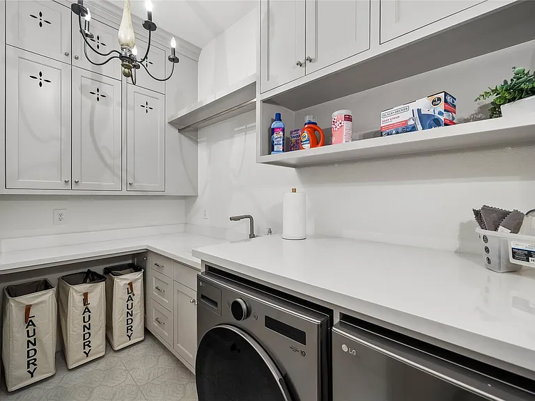 2031 Sheridan St #A — Photo 22