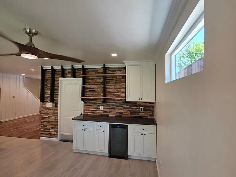 1317 Sherwood Dr — Photo 12