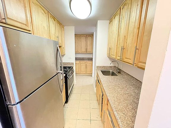 3rd image of 301 W 130th St APT 4G