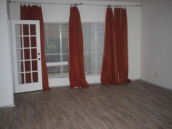 4th image of 14711 Barryknoll Ln APT 29