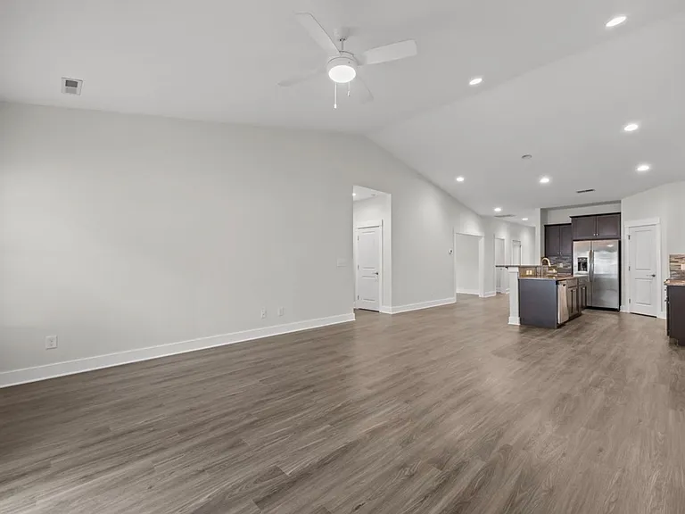 1619 Riverwalk Dr — Photo 3