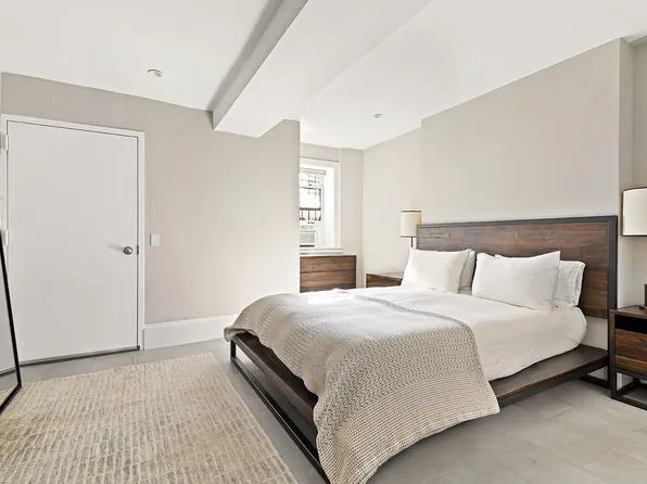 485 West 22nd Street image 9 of 19