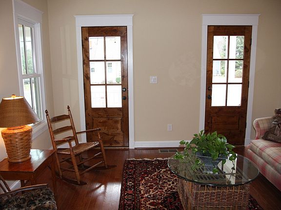 4th image of 406 Granite Ave