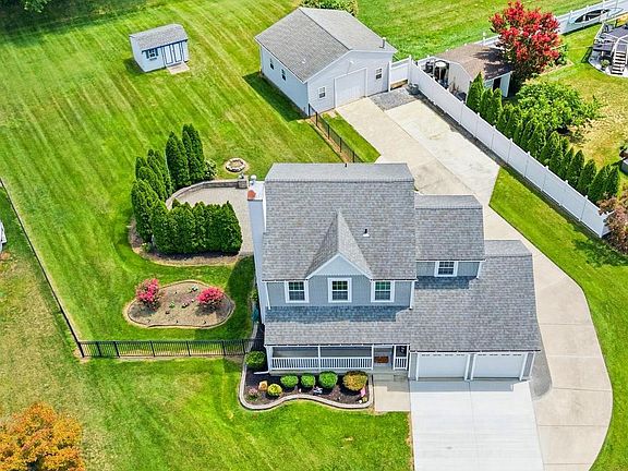 2nd image of 17 Grayson Pl