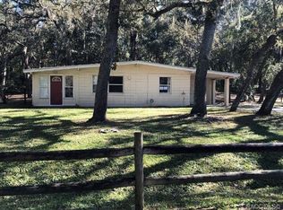 34061 Woodland Cir, Dade City, FL 33523