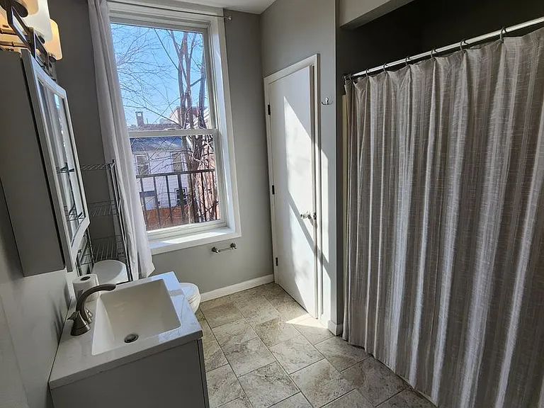265 Boas Street — Photo 8