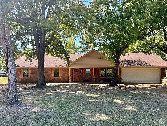 5901 Larry Dr — Photo 2