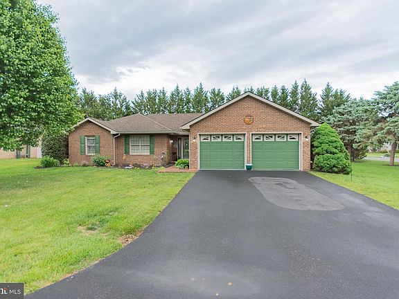 5th image of 406 Azalea Ln