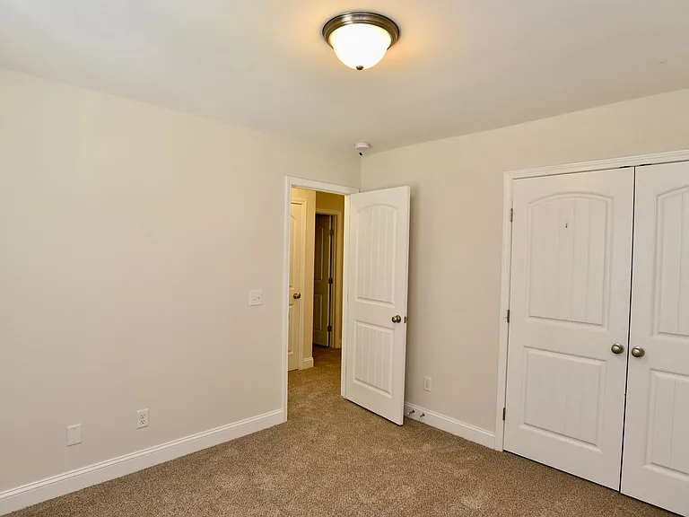 411 Ferguson Ln — Photo 18