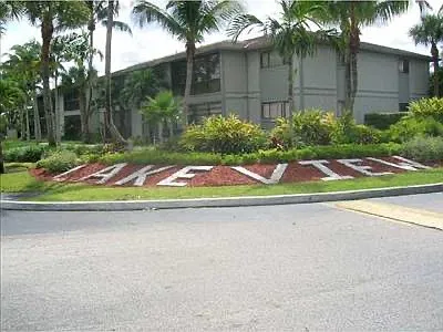 Hammocks Blvd — Photo 2