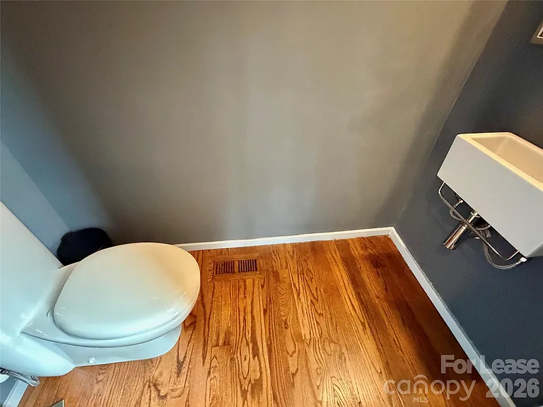 305 McNinch St #B — Photo 29