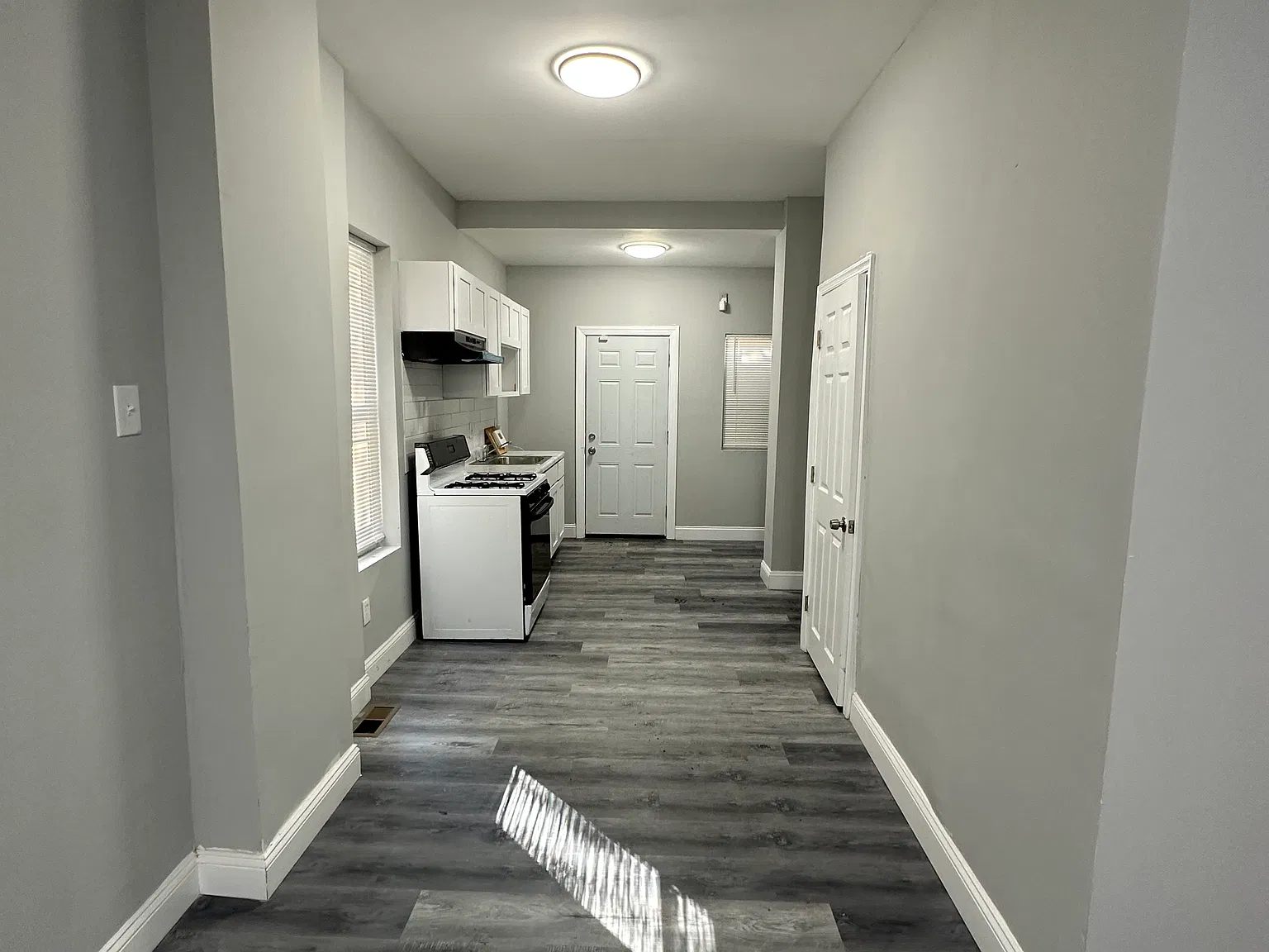 3 bed, 1.5 bath, 1286 sqft, $1,375 — Photo 4