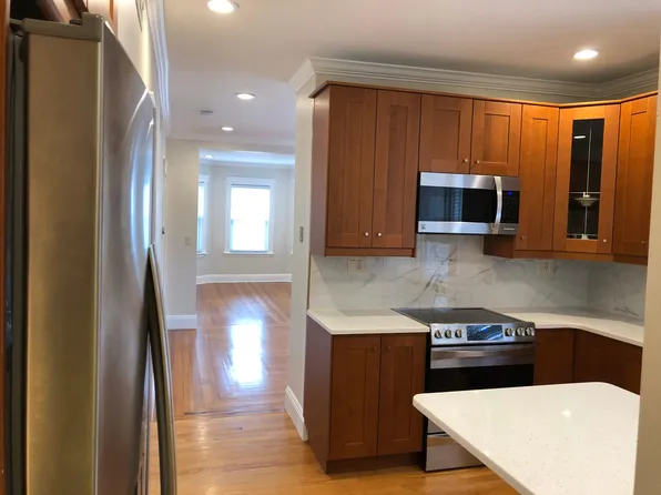 32 Ramsdell Ave Floor 2, Roslindale, MA 02131