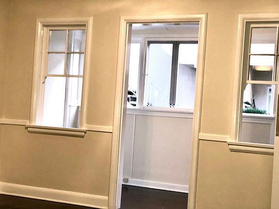 Sunroom/Breakfast Nook