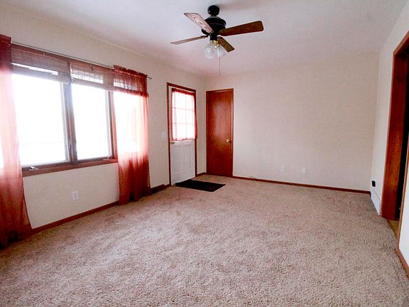 2nd image of 304 Mathews Dr