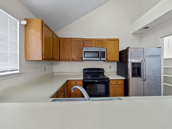 4th image of 2200 Chapel Downs Dr