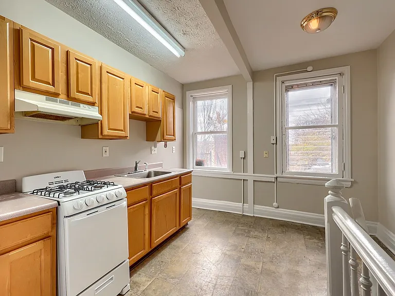 203 Hamilton St — Photo 3