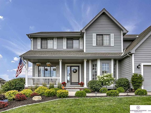 5th image of 16024 Manderson St