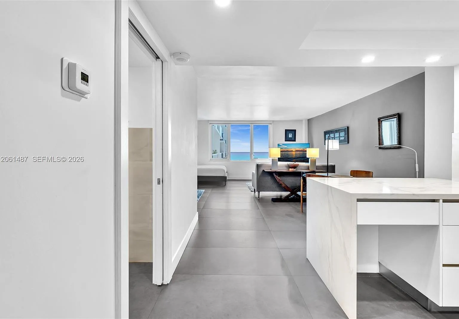 Roney Palace Condo — Photo 2