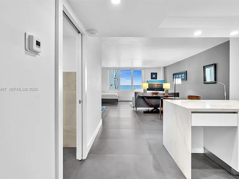 2301 Collins Ave #1543 — Photo 2