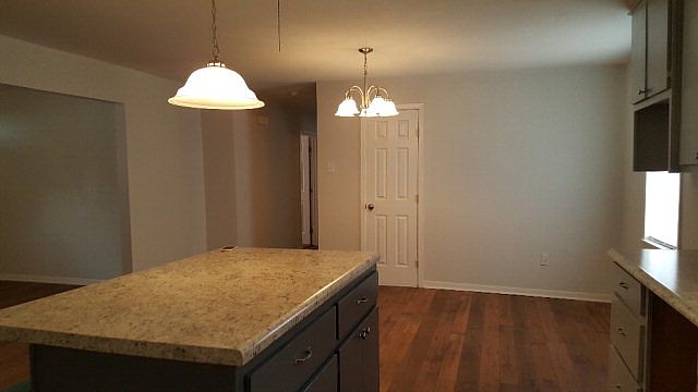 2nd image of 208 Oakcrest St