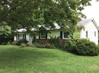 27 Hogue Rd, West Middlesex, PA 16159