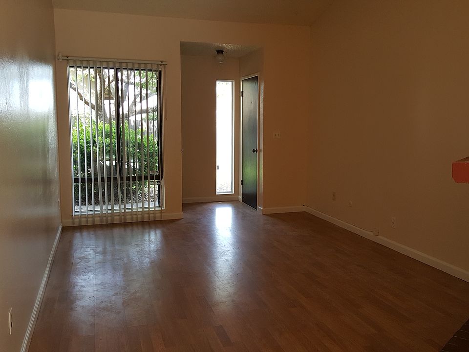 Livingroom from dining room