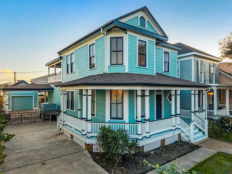 2207 Avenue P — Photo 2