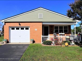 23 Plymouth Dr, Toms River, NJ 08757
