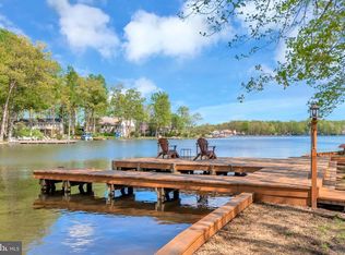 215 Wakefield Dr, Locust Grove, VA 22508