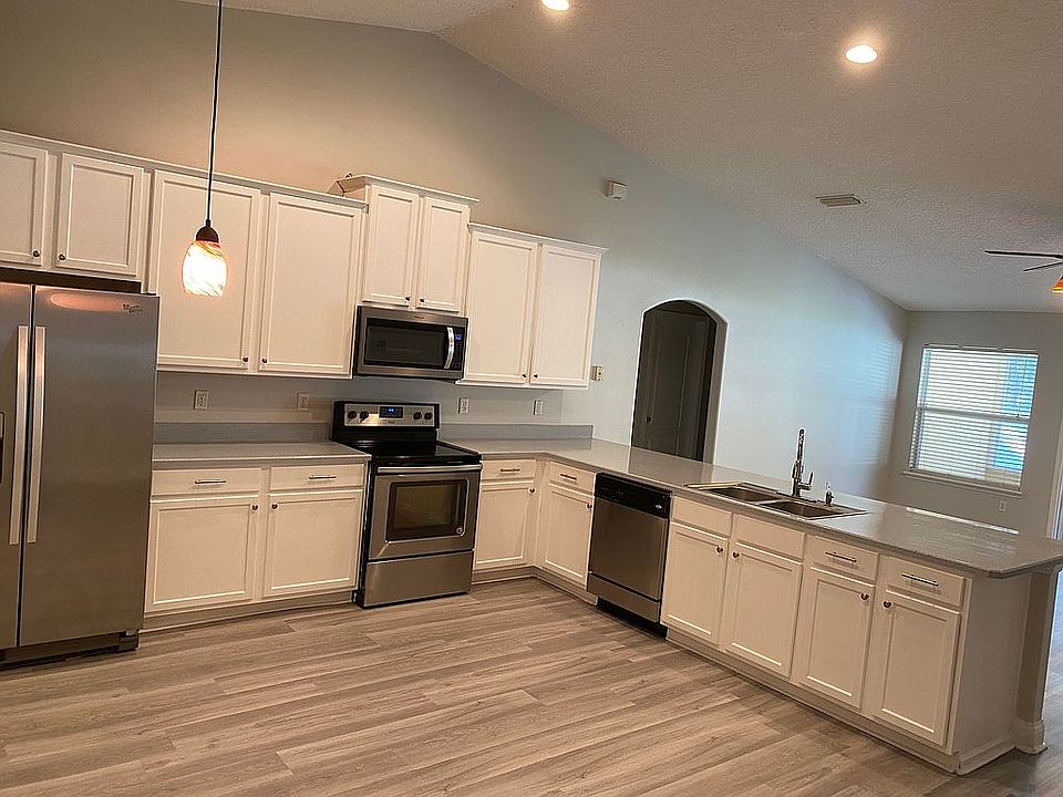 1st image of 12754 Tropic Dr N