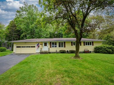 22 White Oak Ln, Fairport, NY, 14450