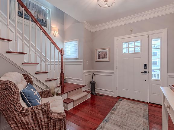 4th image of 205 Coral Ave