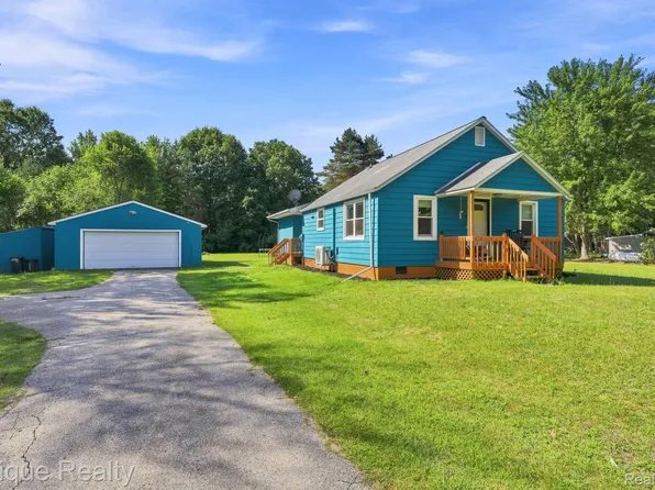 3640 Cribbins Rd, North Street, MI 48049