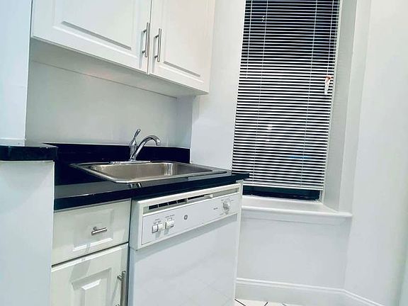 3rd image of 323 E 83rd St APT 1D