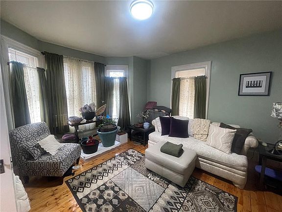 5th image of 82 Jefferson Ave