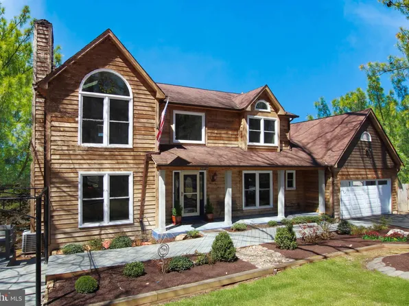 10716 Lake Forest Dr, Manassas, VA 20112