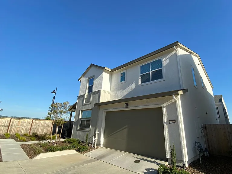 3308 Sunny Gate Ln — Photo 3
