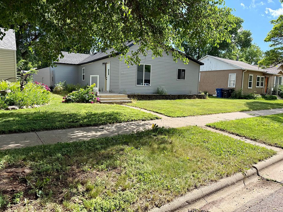 1st image of 707 W 6th Ave
