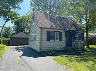 36797 N Ridge Rd, Ingleside, IL 60041